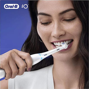 Oral-B iO Ultimate Clean Electric Toothbrush Head, Twisted & Angled Bristles for Deeper Plaque Removal, Pack of 4 Toothbrush Heads, White